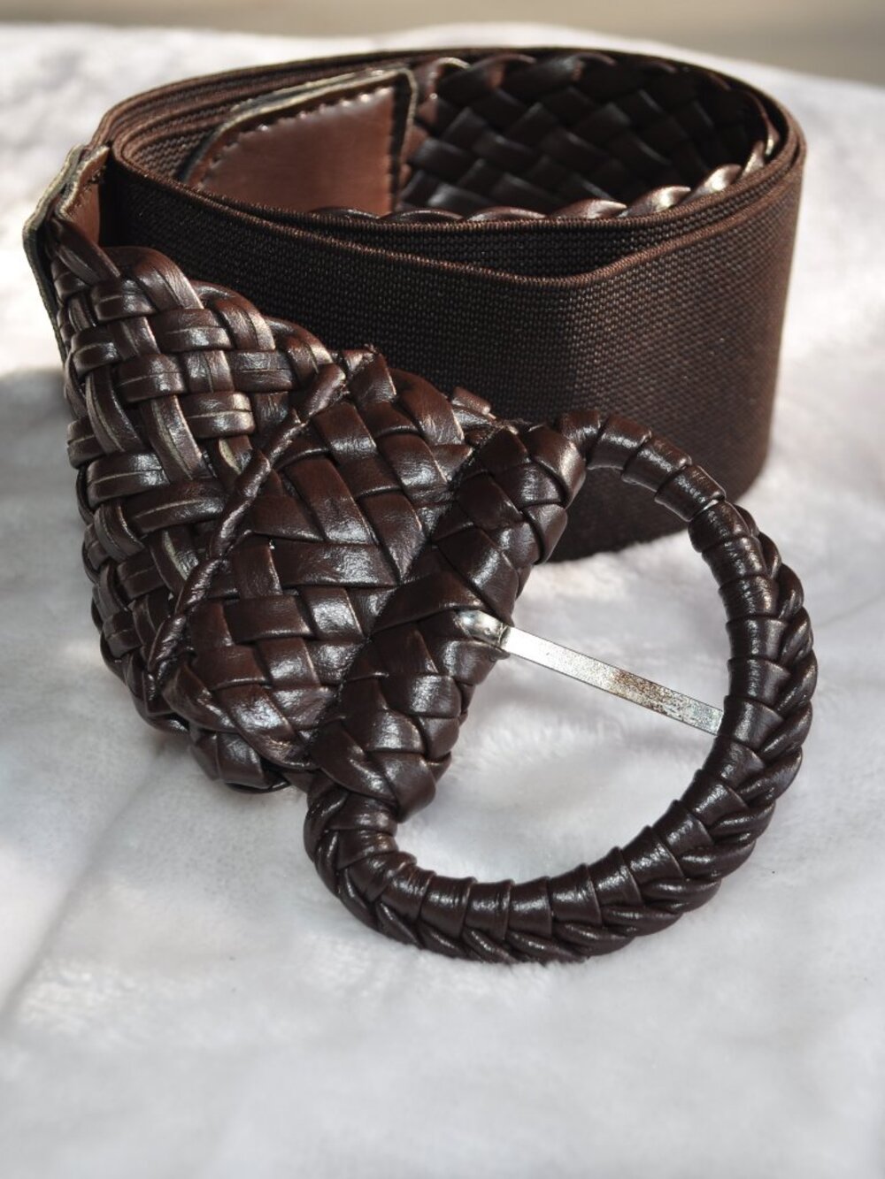 Women's Vintage 80's 90's Brown Braided faux Leather Belt with Buckle srtretch